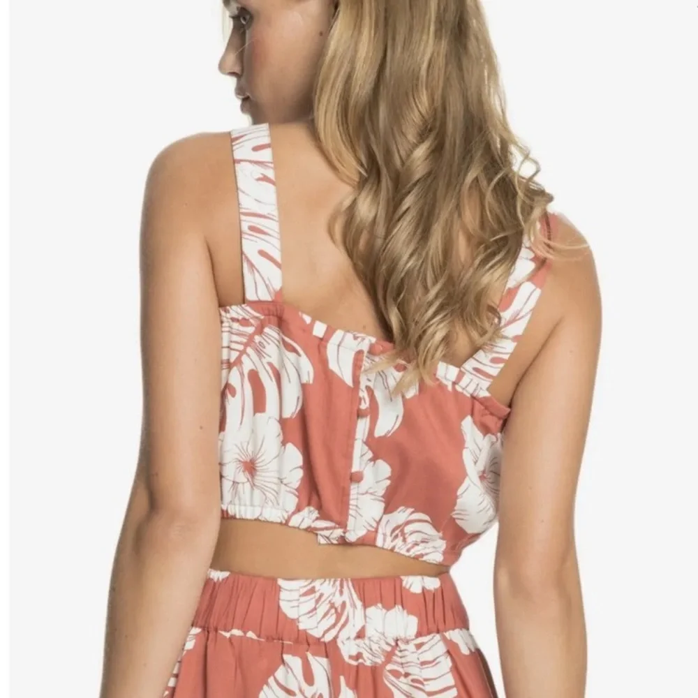 🌟 NEW 🌟 ROXY Women's Silver Glow Printed Top- Size Medium - Picture 4 of 4
